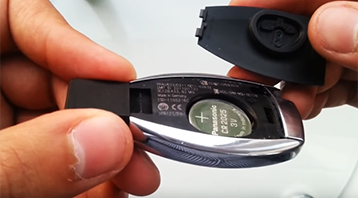 Thay PIN Chìa Khóa Xe Ô Tô