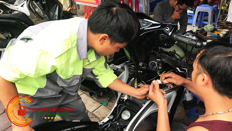 Lắp đặt độ ổ khóa Smartkey cho xe AB